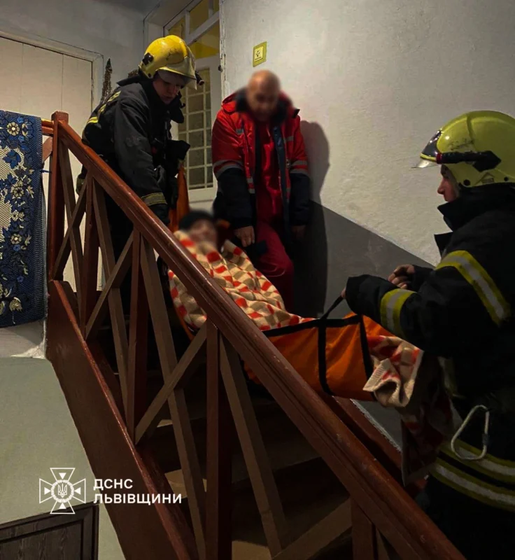 Львівські медики звернулися за допомогою у транспортуванні пацієнтки