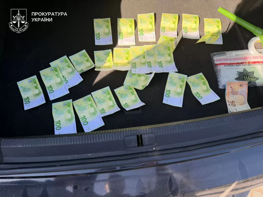 Юристка в Тернополі продавала видалення з бази даних: гучний хабарний скандал