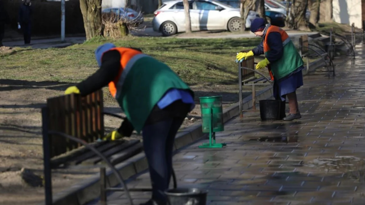 Львівські Лінивці: Як Садовий Відзначає Недільних Візитерів