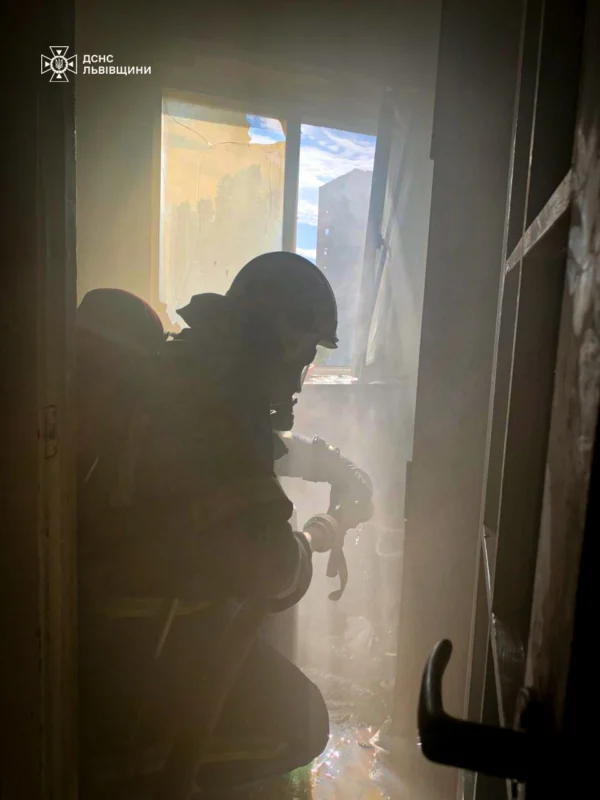 Чотирилапий герой із Львова: історія порятунку собаки під час пожежі (ФОТО)