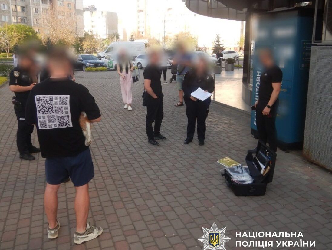 Франківська поліція викрила мережу незаконного збуту психотропного чаю "кратом"