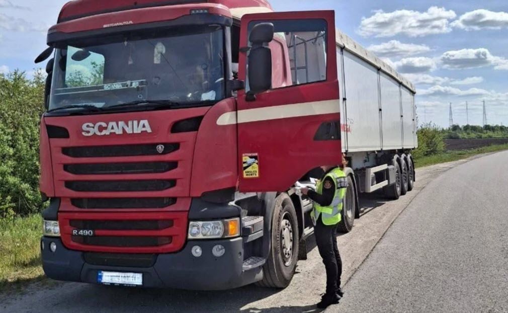 Габаритні махінації на Львівщині: рейд виявив низку порушень норм навантаження
