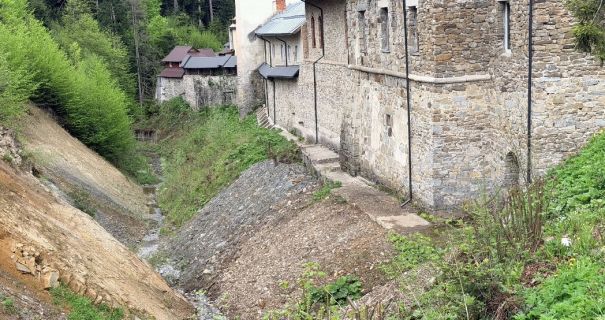 Манявський скит на Прикарпатті: боротьба за збереження духовної святині під загрозою руйнування