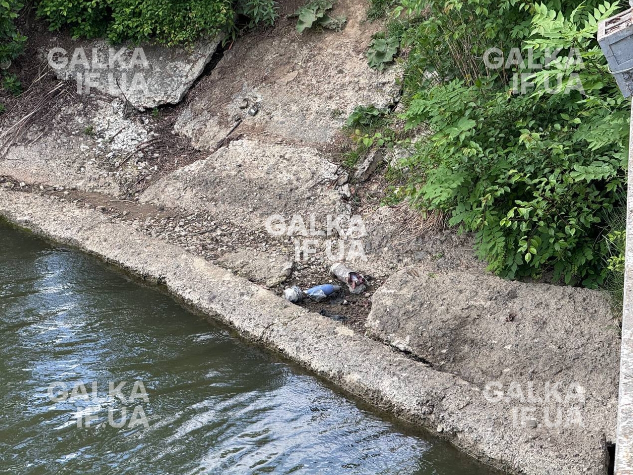 Небезпечна знахідка: У міському озері виявили міни, район оточено на очікуванні вибухотехніків (ФОТОФАКТ)