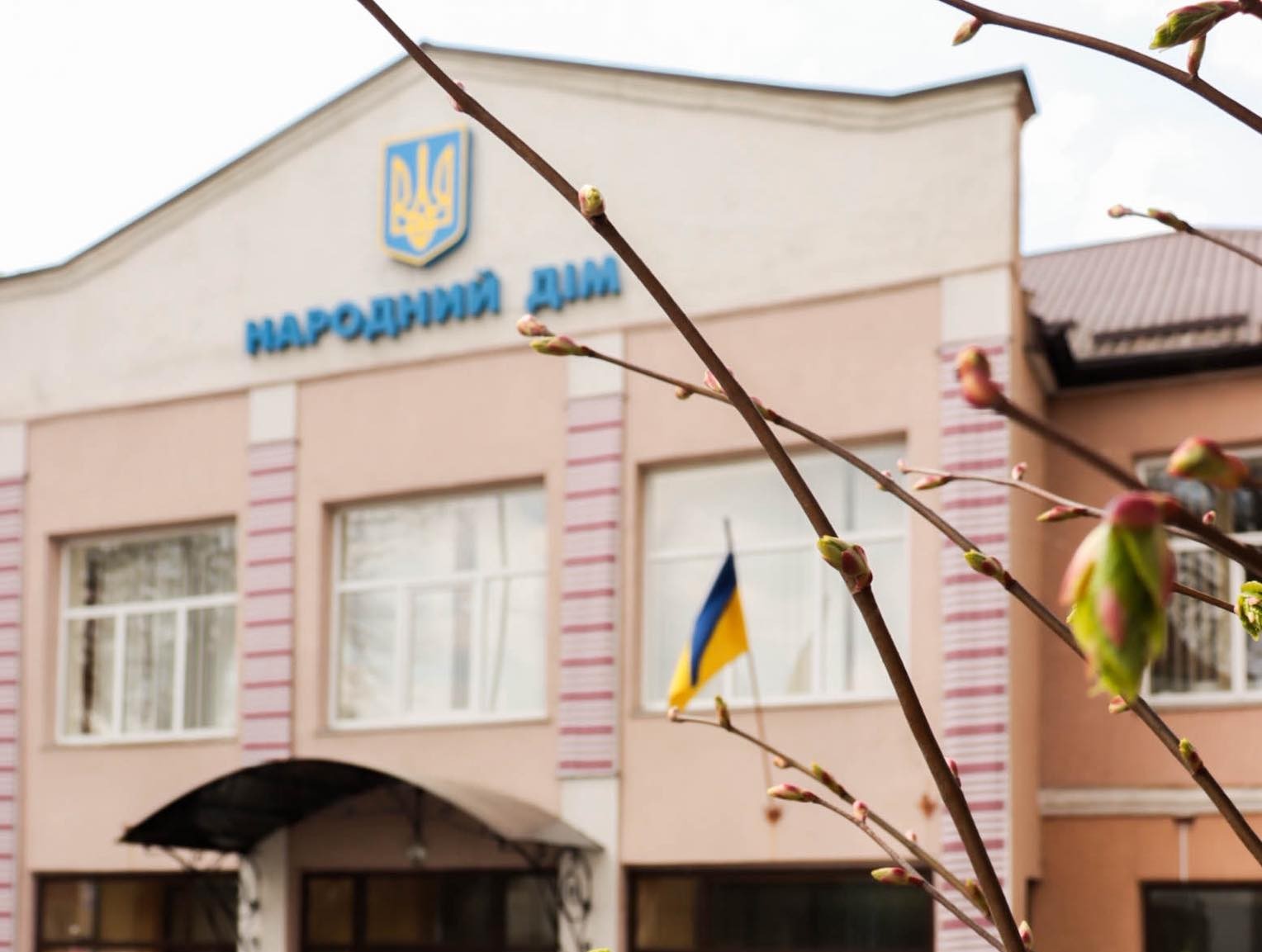 "Оновлення культурного центру: Пустомитівська громада інвестує 3,5 мільйони гривень у реконструкцію народного дому".