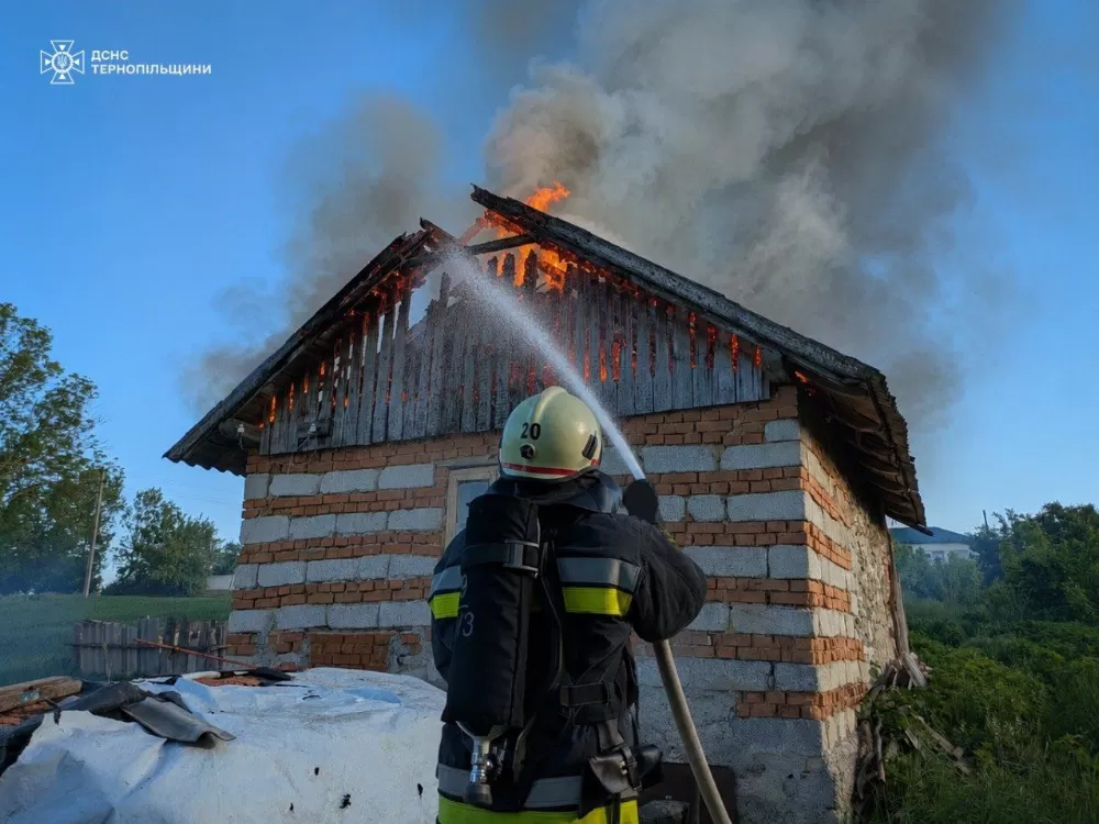 Пожежна тривога на Тернопільщині: масштабні руйнування в полум'ї
