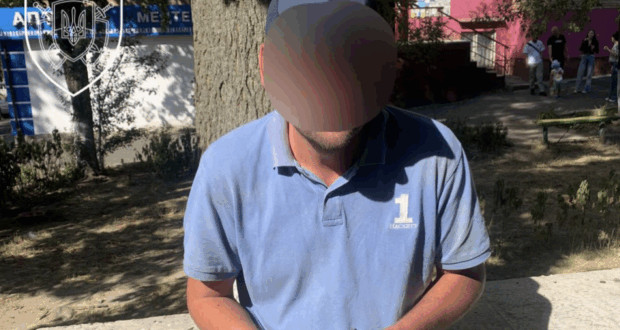 “Ресторанний раритет: буйний відвідувач тероризував офіціантку та розтрощив заклад на Підгаєччині”.
