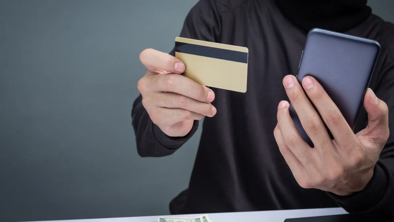 Робота в monobank за 40 тисяч: попередження Гороховського про ризиковану схему шахраїв