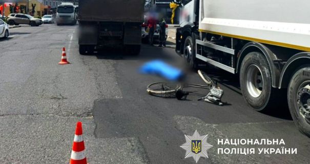 Трагічне ДТП у Прикарпатті: КАМАЗ обірвав життя велосипедиста