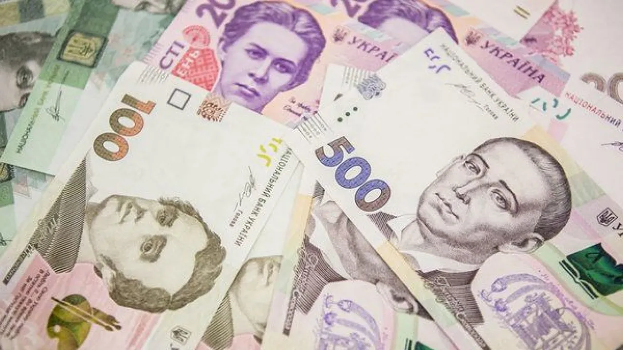 Українці, будьте готові до затримок: Пенсії та соціальні виплати можуть затримуватися - деталі та терміни надходження коштів