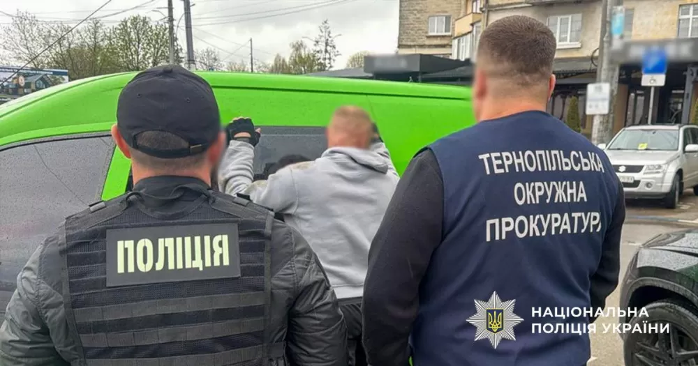 Втікачам з війни: Тернопільські "бізнесмени" організовували незаконну переправку чоловіків призовного віку за кордон