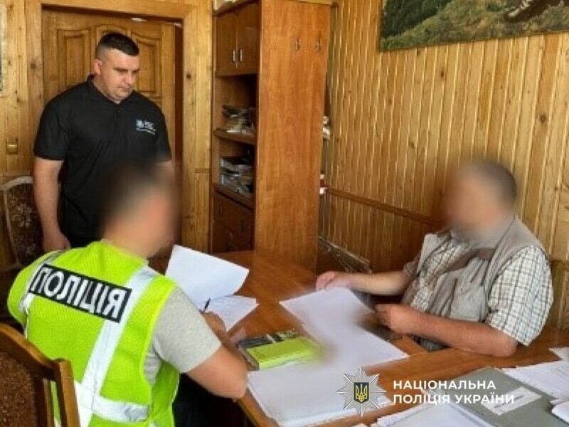 Карпатський скандал: лісничого звинуватили у масовій вирубці лісу на 11 млн грн