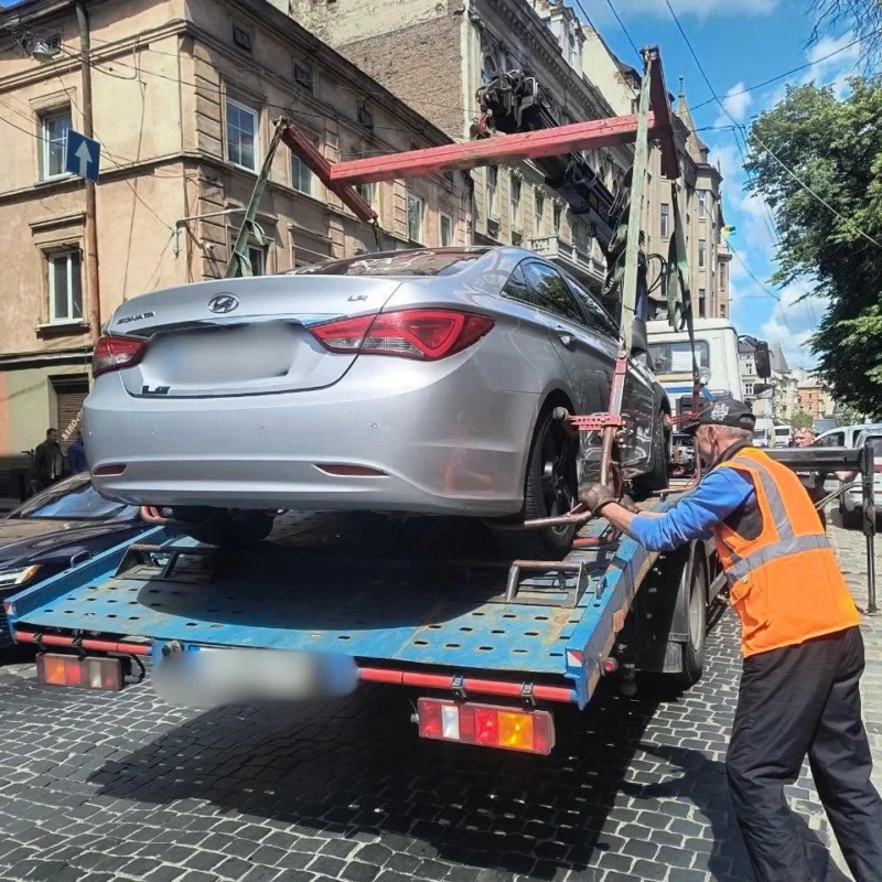 Краденій автопарк: Львів потерпає від масштабного викрадення 68 автомобілів (ФОТО)