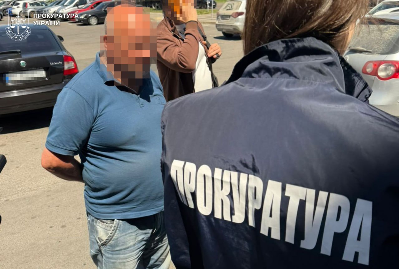 Викритий скандал: Львівські ексдепутат та син затримані за пропозицію "інвалідності" за $15 тис. для виїзду за кордон
