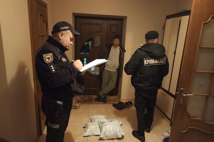 Кривава помста на Прикарпатті: чоловік спалив авто швагра, але уникнув реального ув’язнення