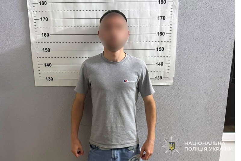 Кривавий шлях: 20-річний чоловік жорстоко побив підлітка через конфлікт з дівчиною