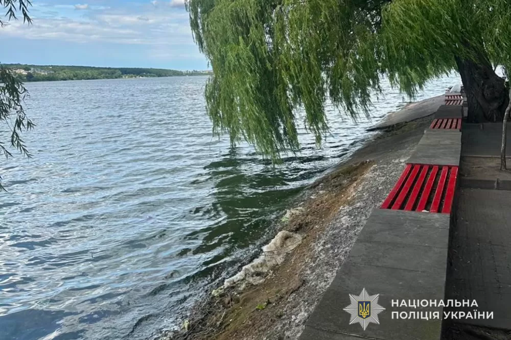 Моторошна знахідка в Тернопільському озері: поліція розшукує особистість загиблої