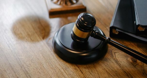 Напад на військових у Прикарпатті: чоловік проник на територію ТЦ