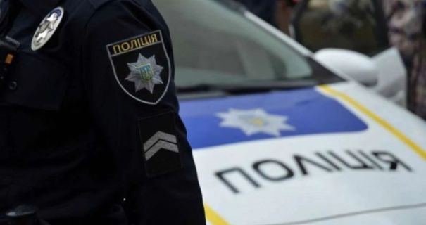 Обурливий акт вандалізму: жінка пошкодила меморіал загиблого захисника в Івано-Франківську, поліція розпочала розслідування