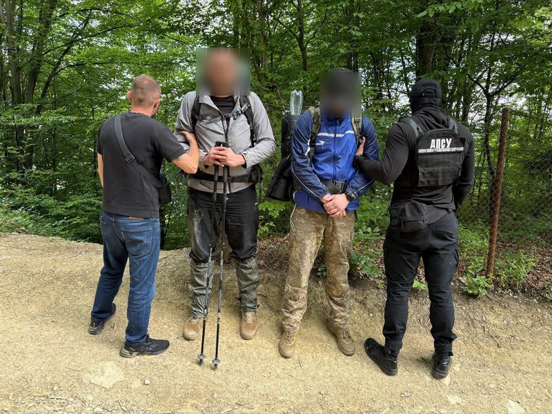 Прикарпатські правоохоронці викрили транснаціональний канал переправлення українських чоловіків до Румунії