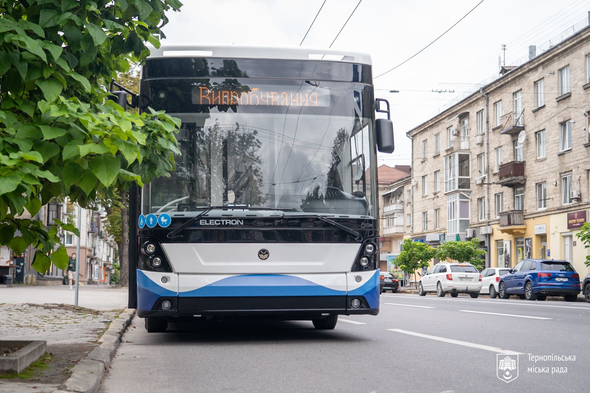 Тернопіль електрифікує транспорт: нові тролейбуси Електрон виходять на маршрути міста