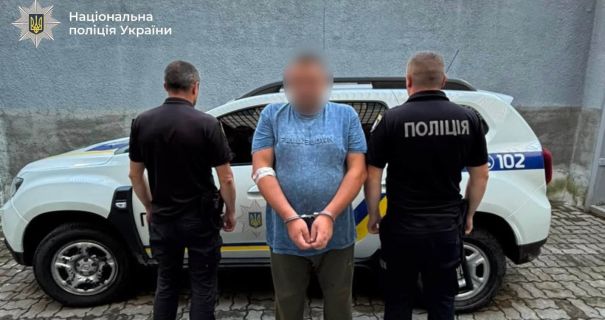 Буйний рецидивіст: Прикарпатський інцидент з розбитою пляшкою та нападом на неповнолітнього