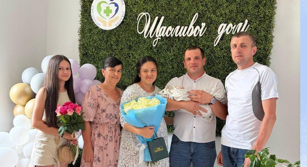 «Коли полум’я Карпат нагородило сім’ю пожежника: новонароджений богатир вагою 5,2 кг»
