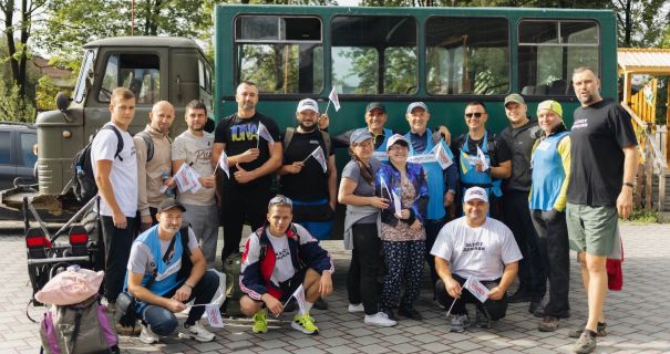 Неймовірний подвиг: дівчина з інвалідністю покорила вершину Говерли, надихаючи всіх мріяти без меж