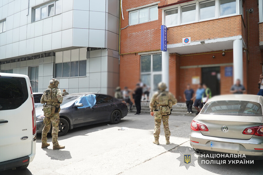 Операція "Транзит": На Тернопільщині викрито схему незаконного переправлення чоловіків через кордон, організатору загрожує тюремне ув'язнення.