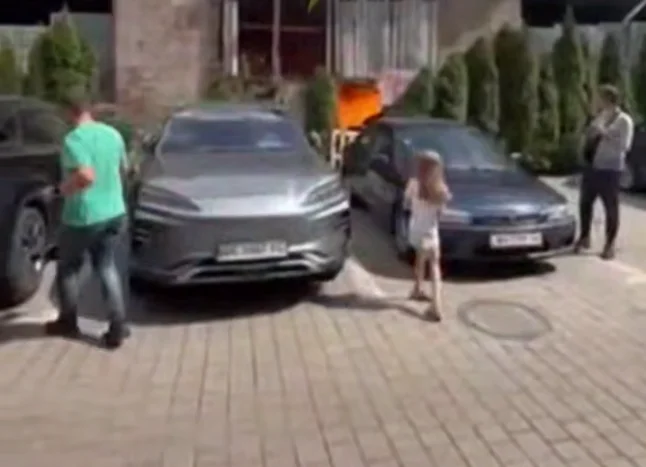 Полум’яний переполох: пожежа спалахнула на Стрийській у Львові (ВІДЕО)
