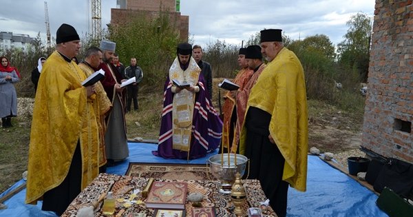“Священик із Тернополя позбавлений сану за участь у заходах Київського Патріархату”.