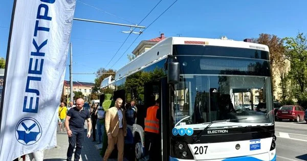 Тернопіль оновлює інфраструктуру: 4 дитсадки модернізовано та 17 тролейбусів придбано за 10,5 млн євро від ЄІБ