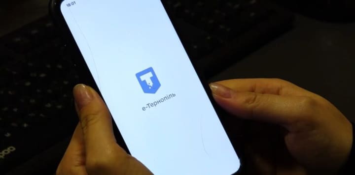 «е-Тернопіль»: ваш персональний супровідник у тривожні часи - безпечні укриття, сповіщення та важлива інформація в одному мобільному додатку.