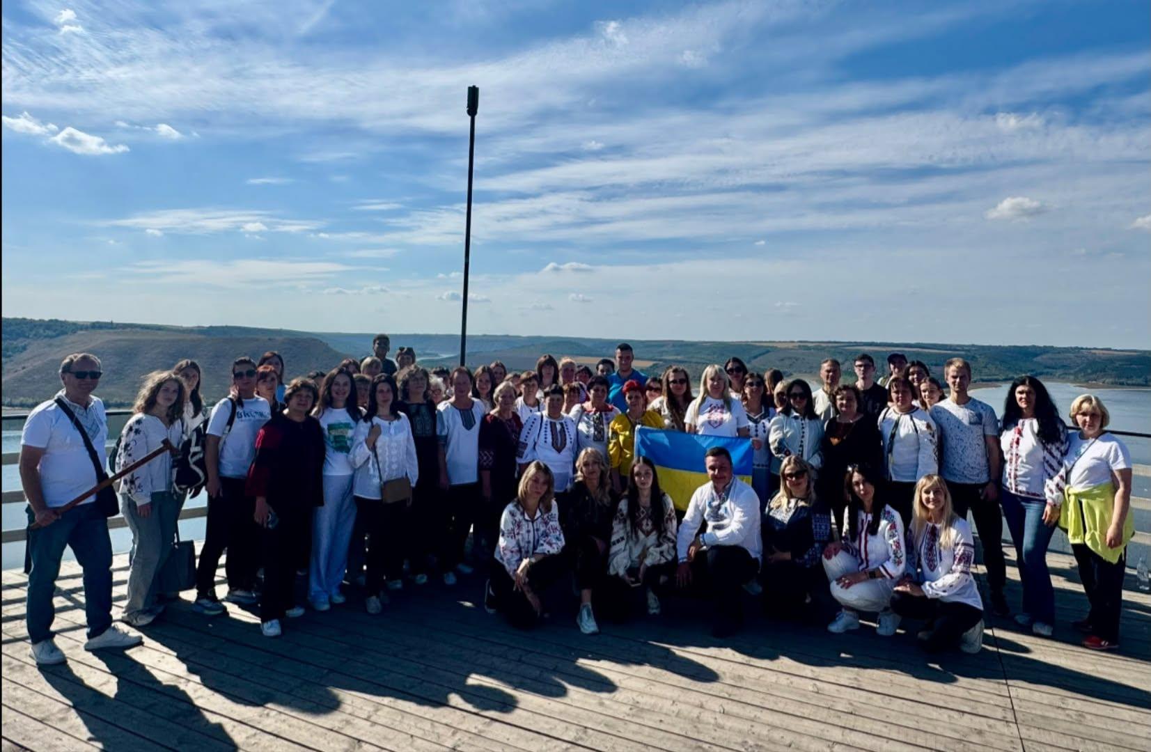 Мандрівка медиків: досвід і враження колективу міської лікарні Івано-Франківська з подорожі до Бакоти та Кам’янця-Подільського.