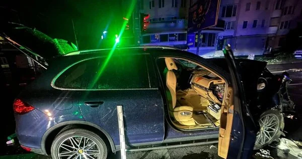 Смертельне бешкетування: Порушник на Porsche втікав від поліції в Тернополі, врізавшись у рейсовий бус