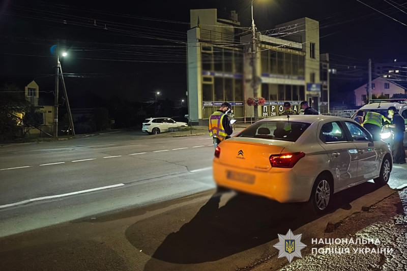 “Тернопільська водійка заплатила 185 євро за «вирішення питання» з патрульними”.