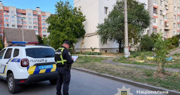 Трагедія на висоті: Франківські правоохоронці з’ясовують обставини загибелі чоловіка, що випав із багатоповерхового будинку